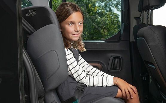Автокресло Britax Romer Adventure Plus (Midnight Grey) 2000036853 фото