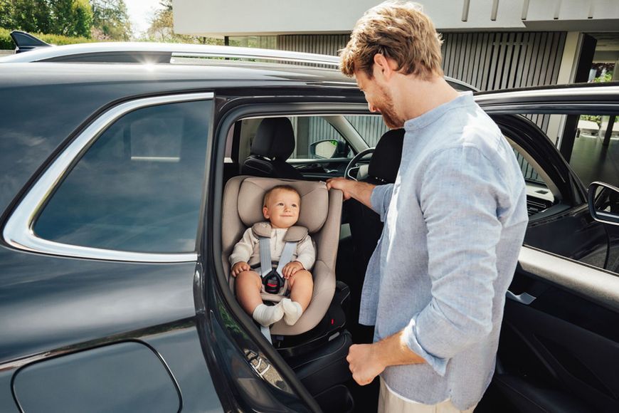 Автокрісло Britax Romer DUALFIX PRO M LUX (Warm Caramel) 2000040897 фото