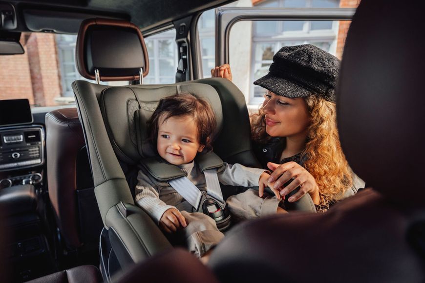 Автокрісло Britax Romer DUALFIX 5Z LUX (Onyx Black) 2000042129 фото